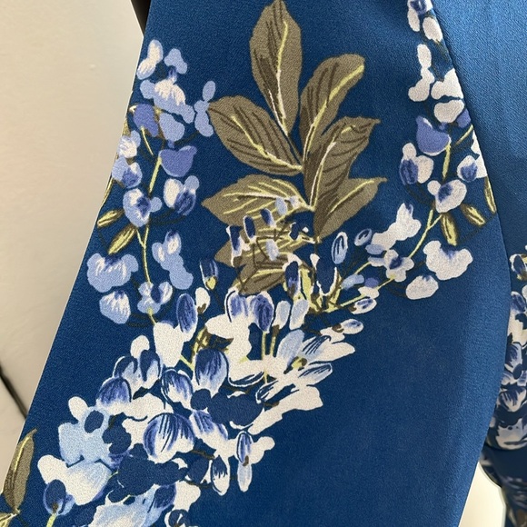 Vince Camuto wrap top - Picture 3 of 7